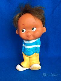 pupazzetto ragazzo in gomma dura anni 70
