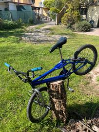 BMX blu