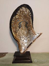 Scultura arte orientale in madreperla naturale