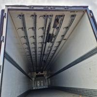 Gancere per trasporto carne semirimorchio