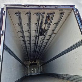 Gancere per trasporto carne semirimorchio