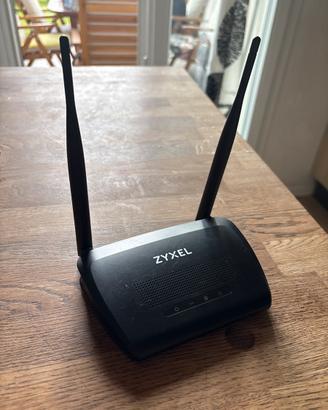 Router Wi‑Fi Zyxel NBG-418N v2 con alimentatore