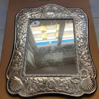 Specchio con cornice in argento