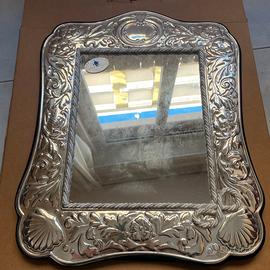 Specchio con cornice in argento