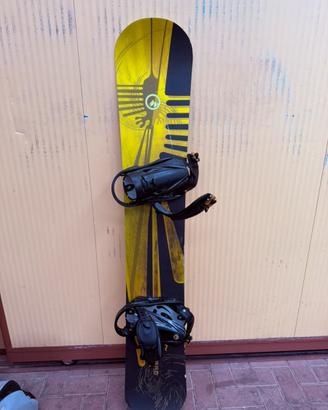 Tavola snowboard 164cm + attacchi + scarponi