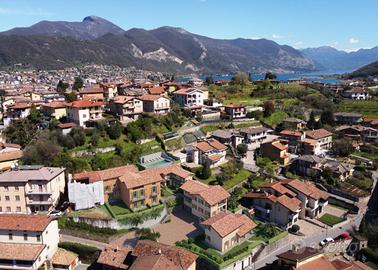 VILLA A SCHIERA A PARATICO