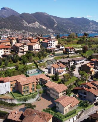 VILLA A SCHIERA A PARATICO