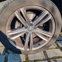 gomme auto 255 45 r19