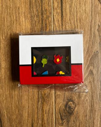 Set da collezione spille pokemon regione Kanto