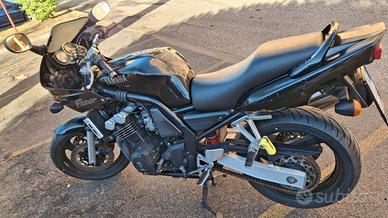 Yamaha FZS 600 Fazer