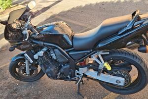 Yamaha FZS 600 Fazer
