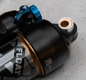 BOCCOLA ASIMMETRICA 13.9x8 per ammortizzatore MTB