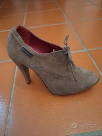 Scarpe con tacco marrone Rocco Barocco