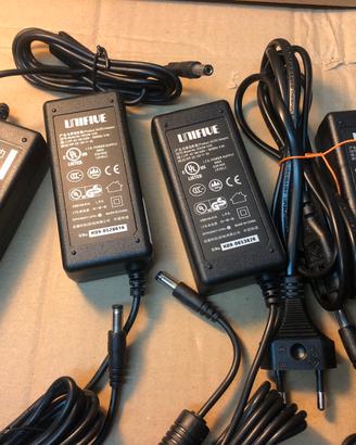 Stock alimentatori 12v 3A