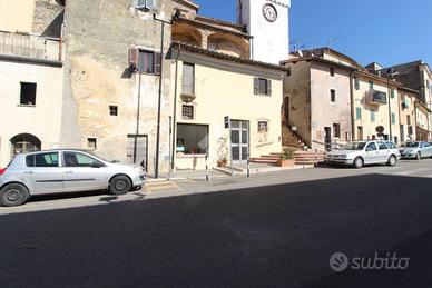 NEGOZIO A CASTELNUOVO DI FARFA