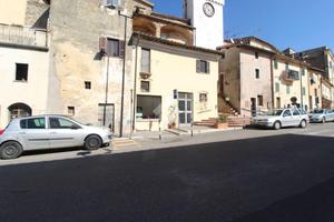 NEGOZIO A CASTELNUOVO DI FARFA