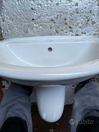 Lavabo con semicolonna