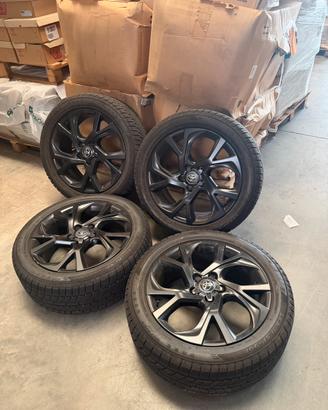Toyota chr cerchi in lega neri R18 225/5 gomme inv