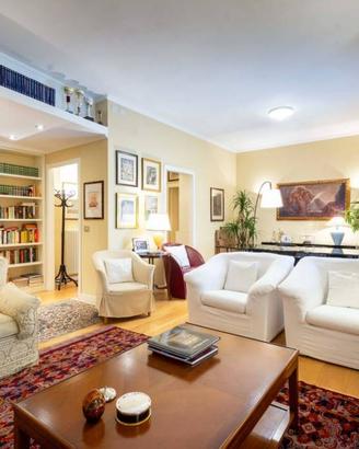 Appartamento di 170 m² con 4 locali e box auto a S