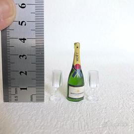 Moet & Chandon miniature casa bambola