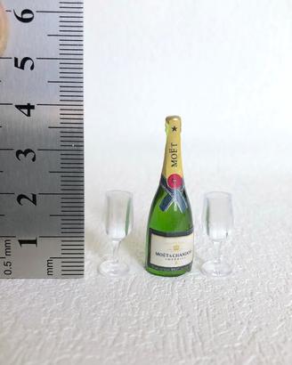 Moet & Chandon miniature casa bambola