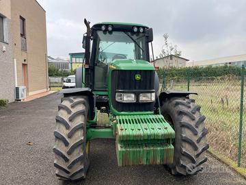 John Deere 6920