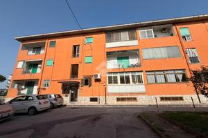 3 LOCALI A CASALNUOVO DI NAPOLI