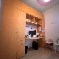 Armadio/libreria a ponte con scrivania