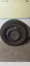 4 gomme montate su cerchio in lamiera 175 65 R15