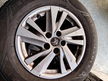pneumatici auto 215 70 R16  con cerchi 