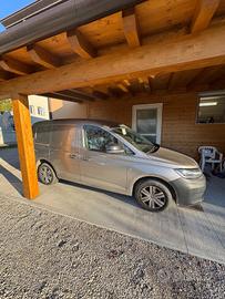 Volkswagen Caddy 2.0 TDI 122 CV DSG 33.000 KM. !!