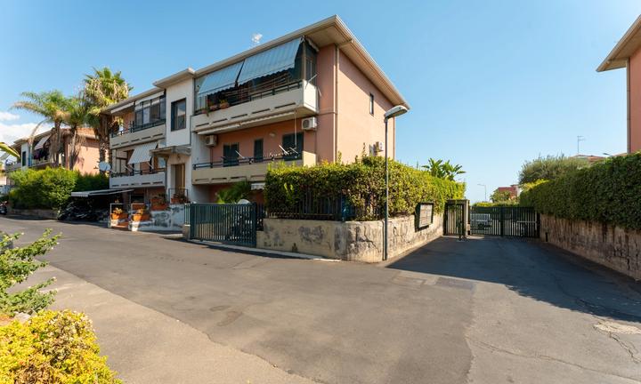 RAPISARDI-Via Felice Paradiso- 4Vani,Ristrutturato