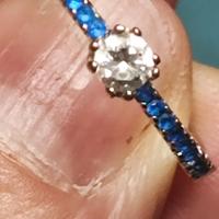 Anello in oro bianco 750