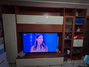 Mobile sala, tavolo e sedie