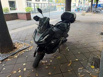 Honda Adv 350