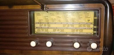 Radio d'epoca a valvole  anni 40 50