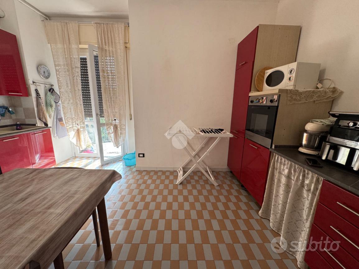 3 LOCALI A STRADELLA - Vista 4