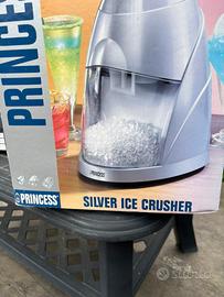 Vari elettrodomestici per la cucina