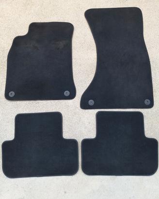 Set tappetini Audi in moquette originali 