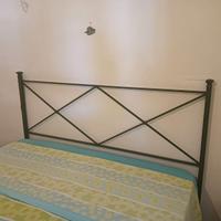 Struttura letto in ferro  battuto già smontata