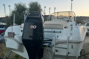 Saver 580 compreso di motore mercury 80 cavalli
