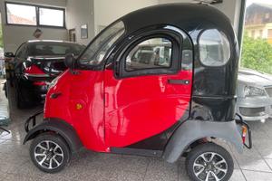Scooter elettrico cabinato