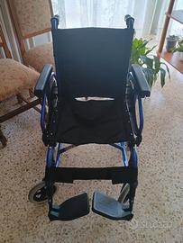 Sedia a rotelle con ruote piccole NUOVA