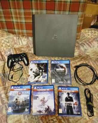 PlayStation 4 Pro con 5 giochi 