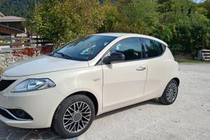 Lancia y 2015 Gold 