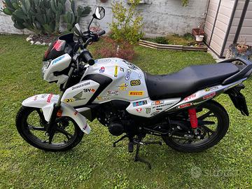 Moto CB 125 F