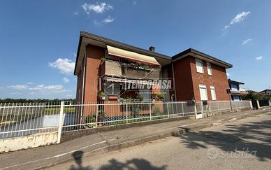 RIF. 046 - TRILOCALE CON BOX E CANTINA