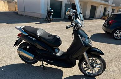 Piaggio Beverly 200
