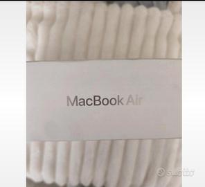 MacBook air m4 (modello 2025) NUOVO- MAI APERTO