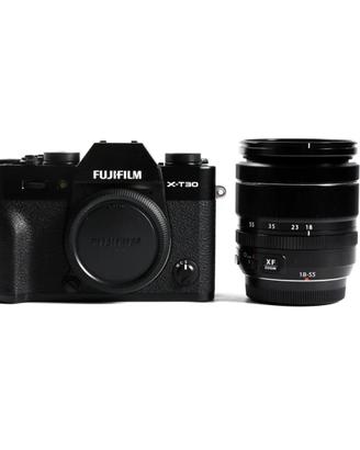 Fujifilm X-T30 – Mirrorless compatta e professiona